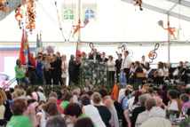 Flonflons et accords en cascade sous soleil de plomb Flonflons et accords en cascade sous soleil de plomb