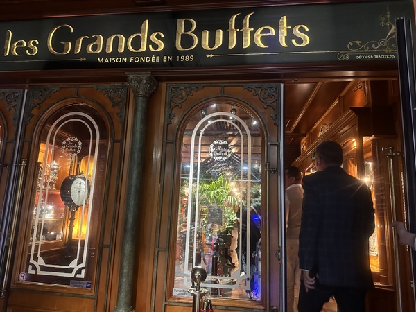Les Grands Buffets de Narbonne : l’histoire d’un rêve gastronomique et d’un management unique Les Grands Buffets de Narbonne : l’histoire d’un rêve gastronomique et d’un management unique